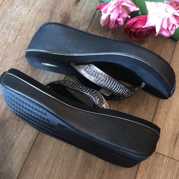 VOLATILE WEDGE SANDALS EUC! SIZE 9